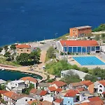 Dom wakacyjny 4 Bedroom Amazing In *