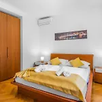 Dom wakacyjny 4 Bedroom Amazing In Žaborić