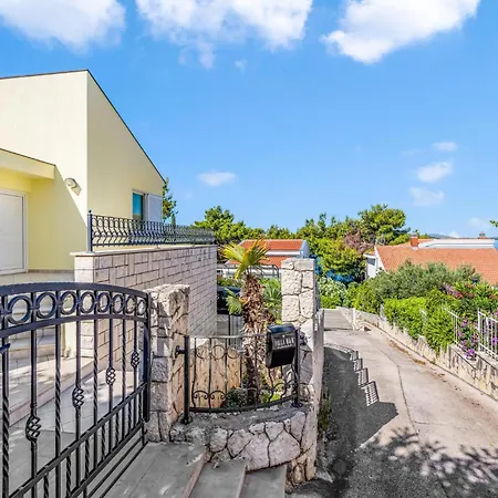 Holiday home 4 Bedroom Amazing In Zaboric