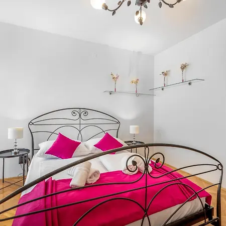 Holiday home 4 Bedroom Amazing In
