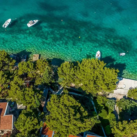4 Bedroom Amazing In Holiday home Zaboric