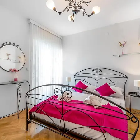 Holiday home 4 Bedroom Amazing In Zaboric