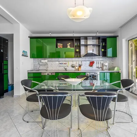 4 Bedroom Amazing In * Zaboric