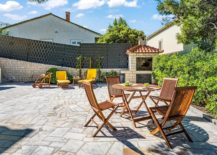 4 Bedroom Amazing In *