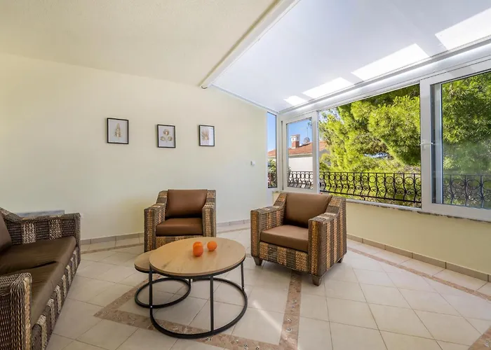 4 Bedroom Amazing In Zaboric