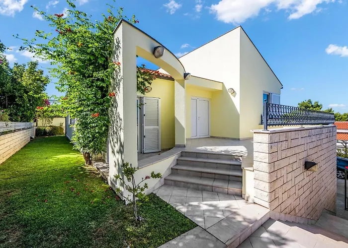 Prázdninový dům 4 Bedroom Amazing In *