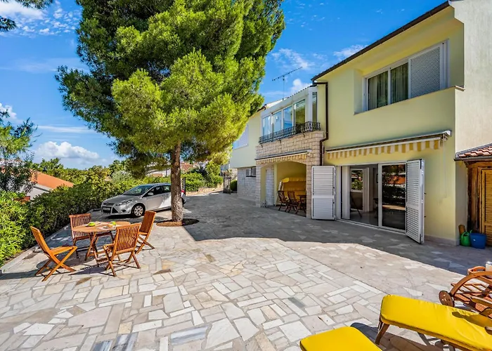 4 Bedroom Amazing In *