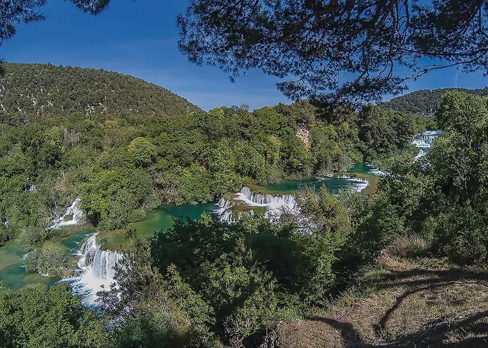 Vikendica 4 Bedroom Amazing In